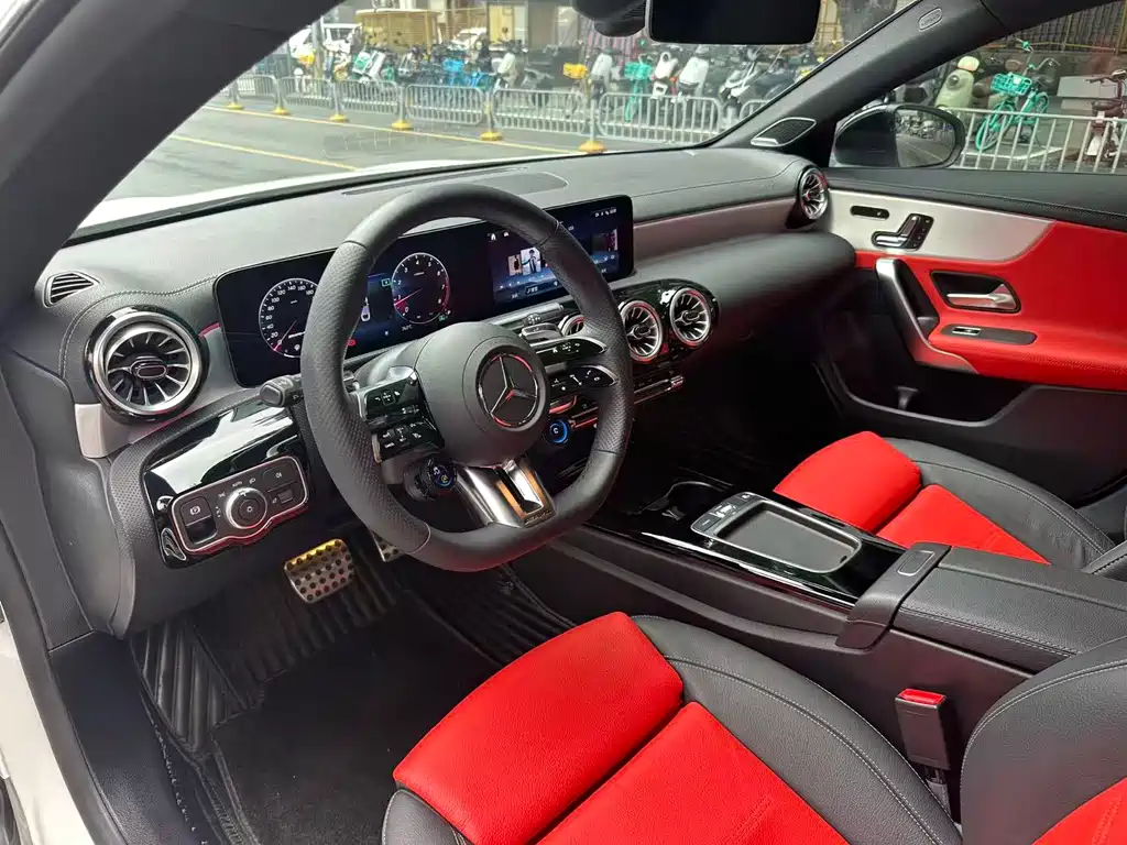 Mercedes-Benz CLA AMG 2024 AMG CLA 35 4MATIC купить на сайте DeffCars