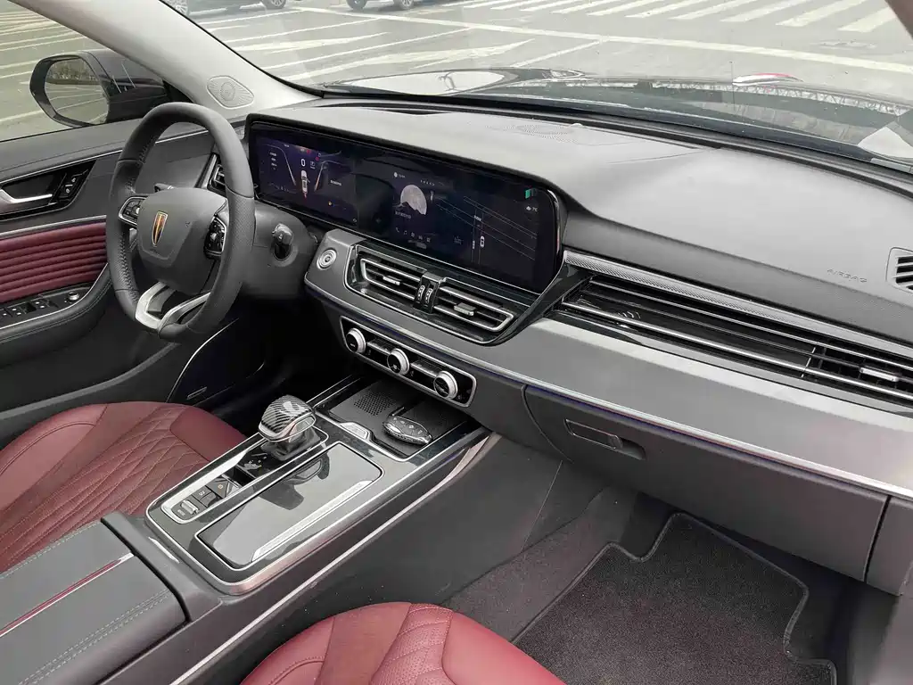 Hongqi HS5 2023 2.0T Qixiang Pro version купить на сайте DeffCars