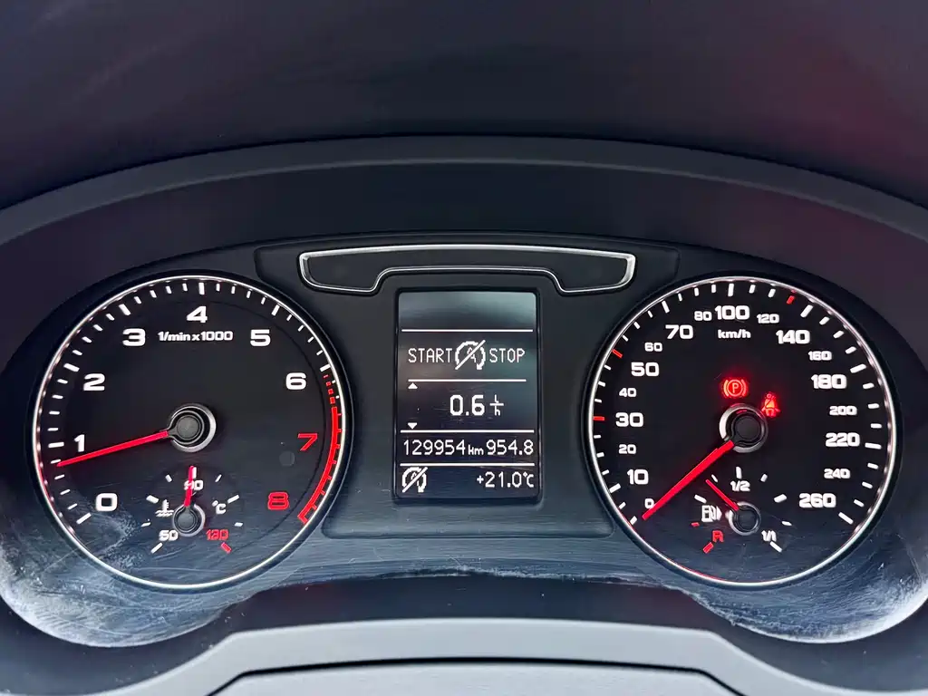 Audi Q3 2018 30th Anniversary Model 30 TFSI Fashion Model купить на сайте DeffCars