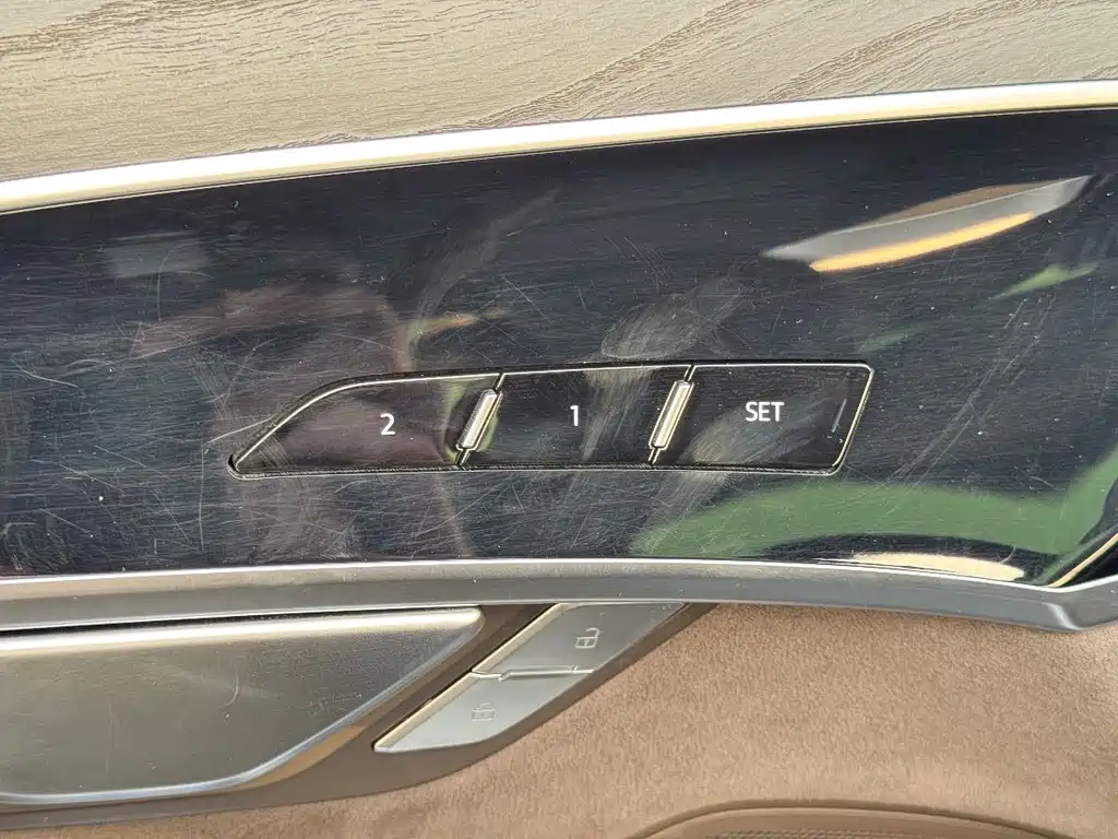 Audi A8 2024 A8L 50 TFSI quattro Premium Selection купить на сайте DeffCars