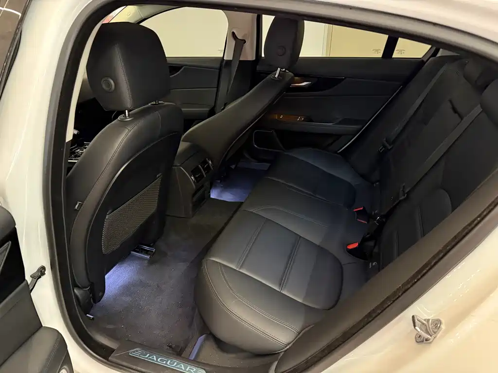 Jaguar XEL 2020 2.0T 200PS R-DYNAMIC Youth Sports Edition купить на сайте DeffCars