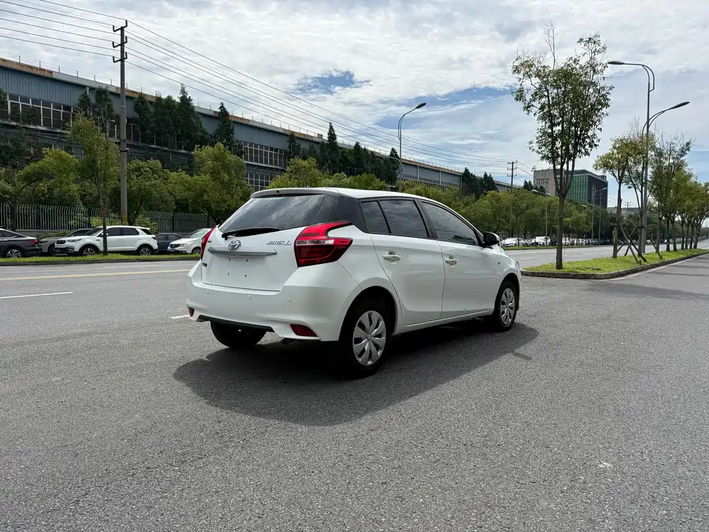 YARiS L Zhixuan 2021 1.5L CVT leading version купить на сайте DeffCars