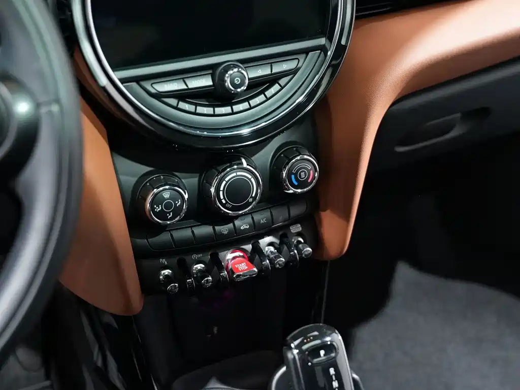 MINI 2021 1.5T COOPER Classic купить на сайте DeffCars