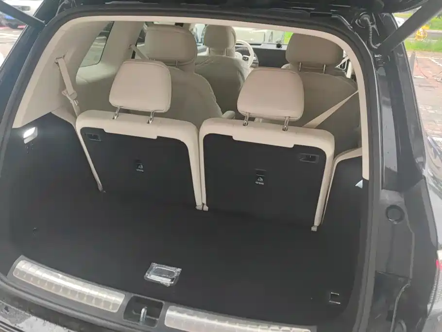Wenjie M8 2025 extended range Max+ version 53.4kWh 6-seater version (192-line lidar) купить на сайте DeffCars