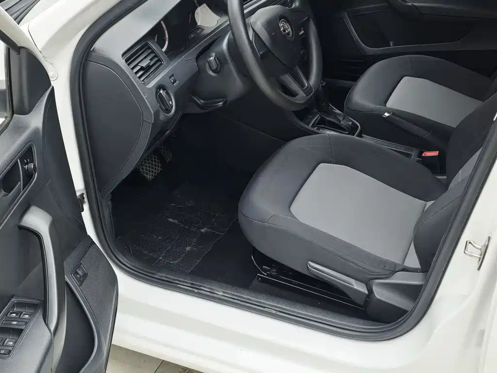 Xinrui 2019 facelift 1.5L automatic standard version National VI купить на сайте DeffCars
