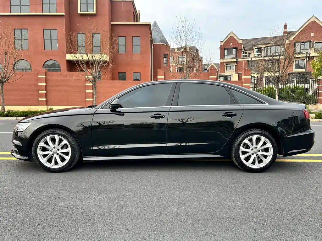 Audi A6L 2018 30th Anniversary Model 35 TFSI Fashion Model купить на сайте DeffCars