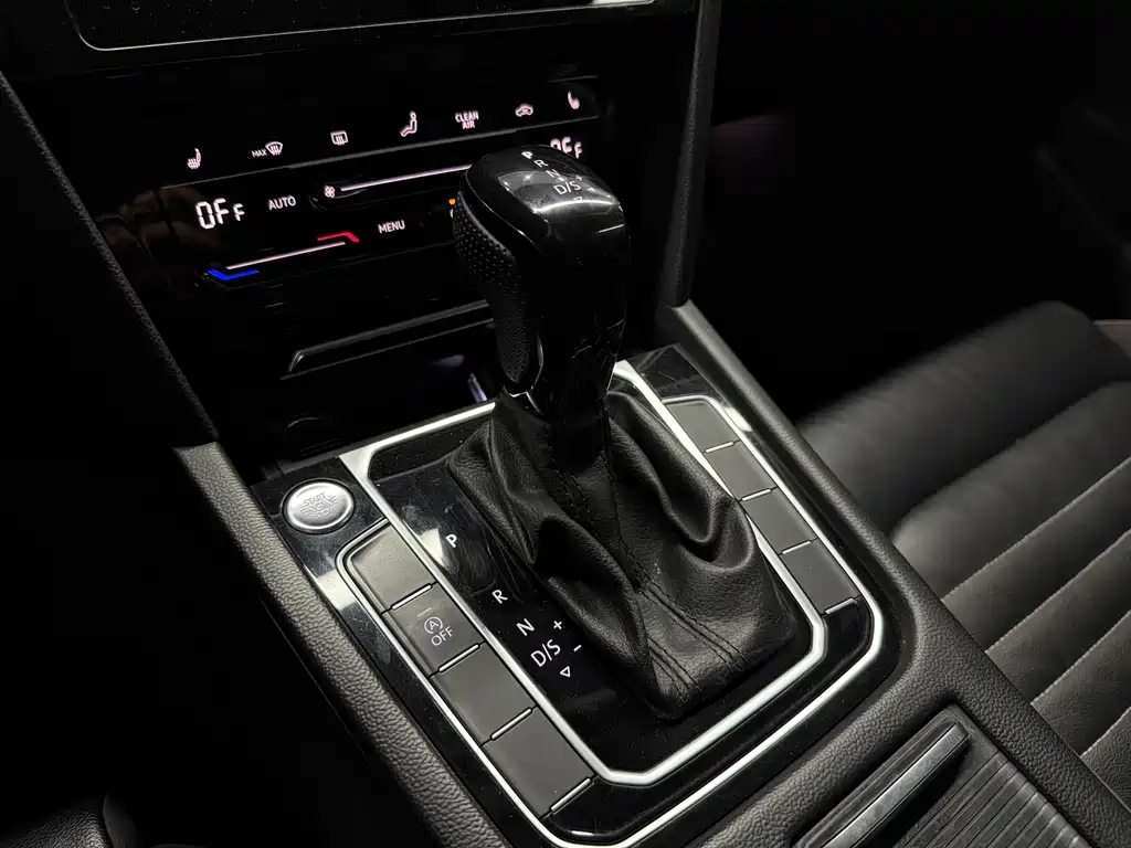 Magotan 2020 330TSI DSG leading model купить на сайте DeffCars