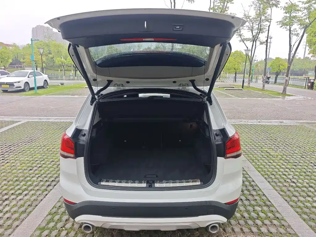 BMW X1 2022 sDrive20Li Exclusive Model купить на сайте DeffCars