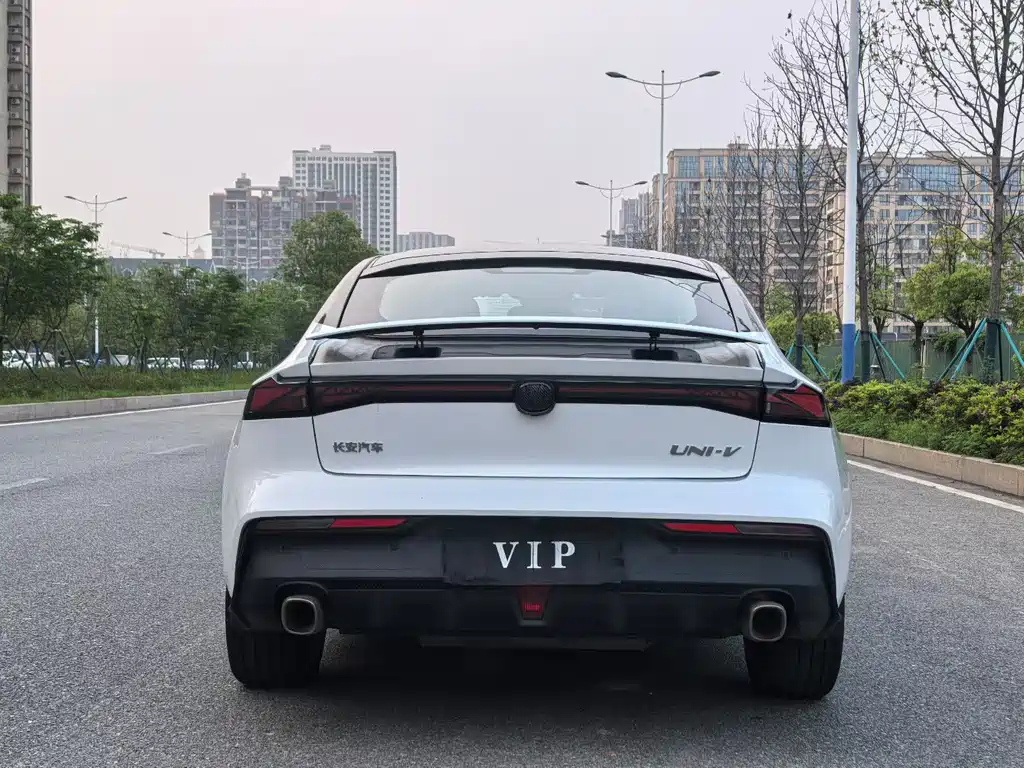Changan UNI-V 2023 1.5T exclusive model купить на сайте DeffCars