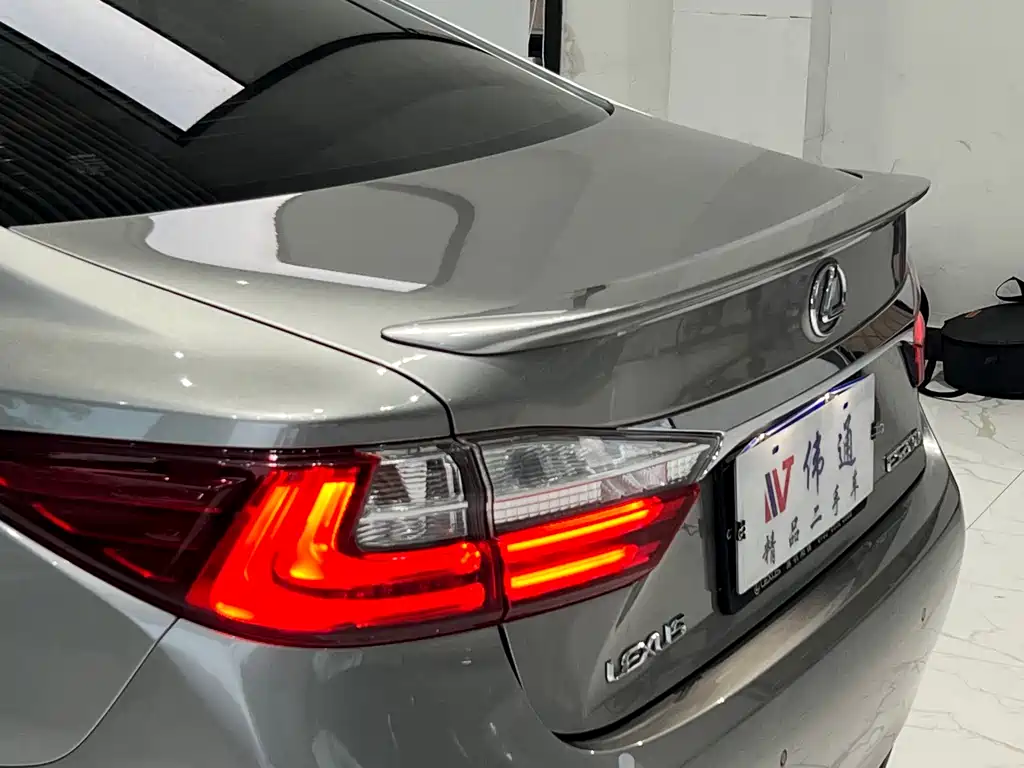 Lexus ES 2015 200 Elite Edition купить на сайте DeffCars