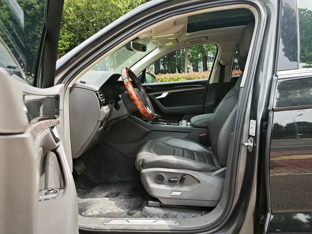 Touareg 2019 2.0TSI Pilot Edition National VI купить на сайте DeffCars