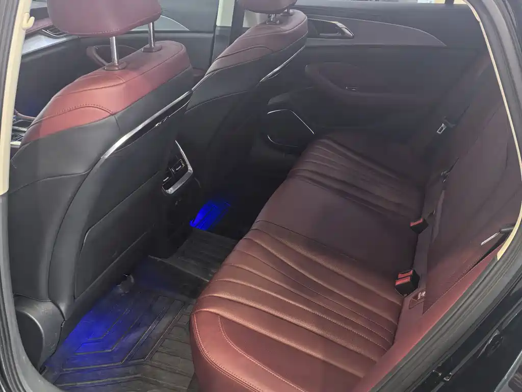 Hongqi H5 2024 1.5T DCT Zhilian Qiyun Edition купить на сайте DeffCars