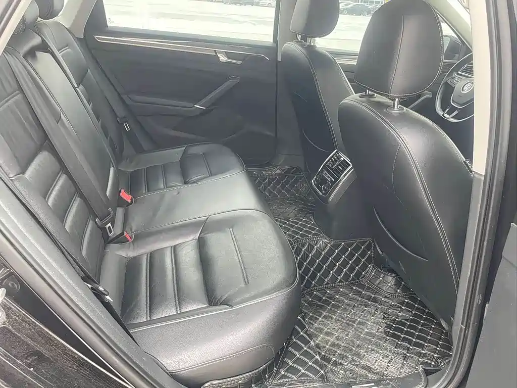 Passat 2017 330TSI DSG Premium Edition купить на сайте DeffCars