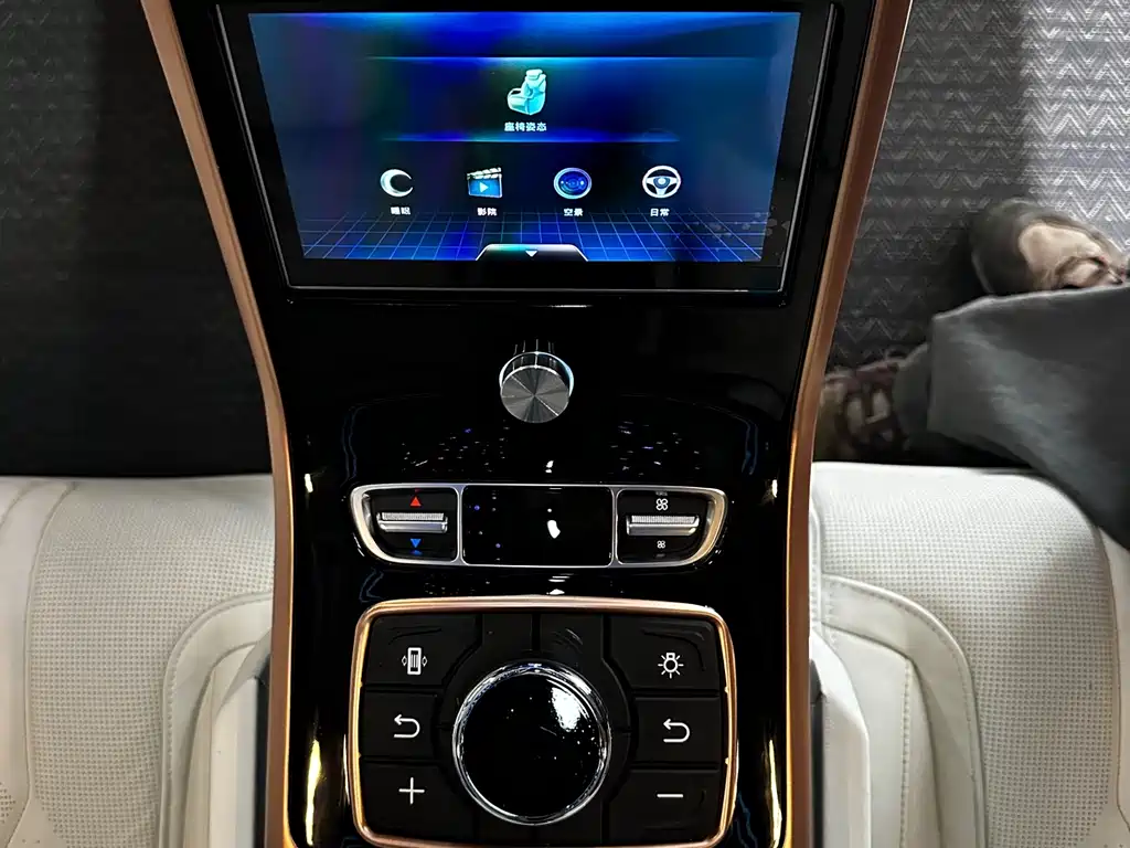 Lorinser VS Series 2025 VS600MX Gulfstream·Four Seats купить на сайте DeffCars