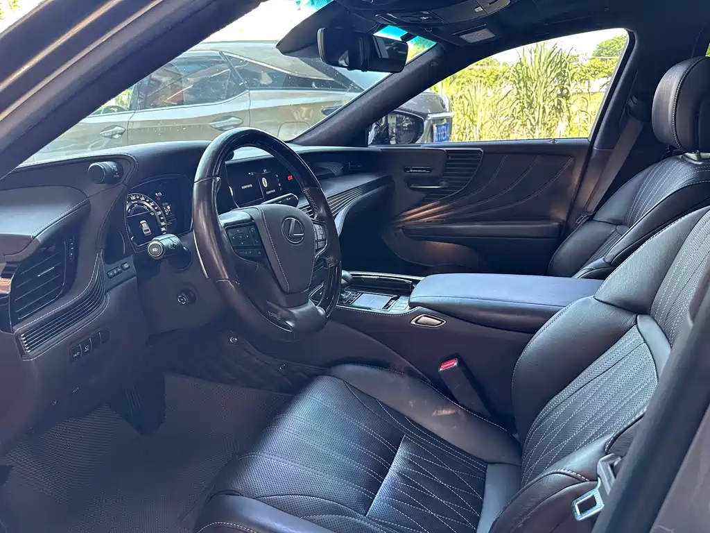 Lexus LS 2020 500h Deluxe Edition National VI купить на сайте DeffCars