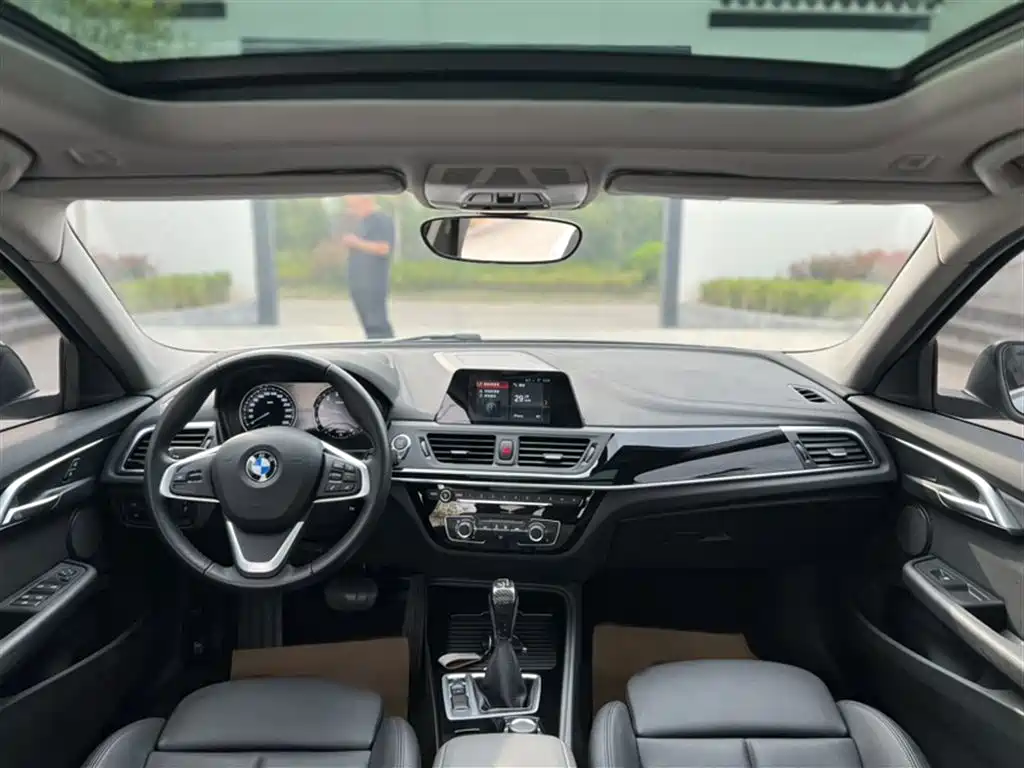 BMW 1 Series 2018 facelift 118i sports купить на сайте DeffCars