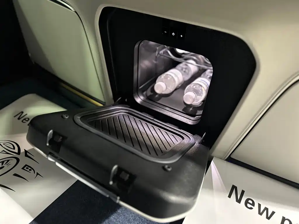 Century 2025 2.0T four-seater private version купить на сайте DeffCars