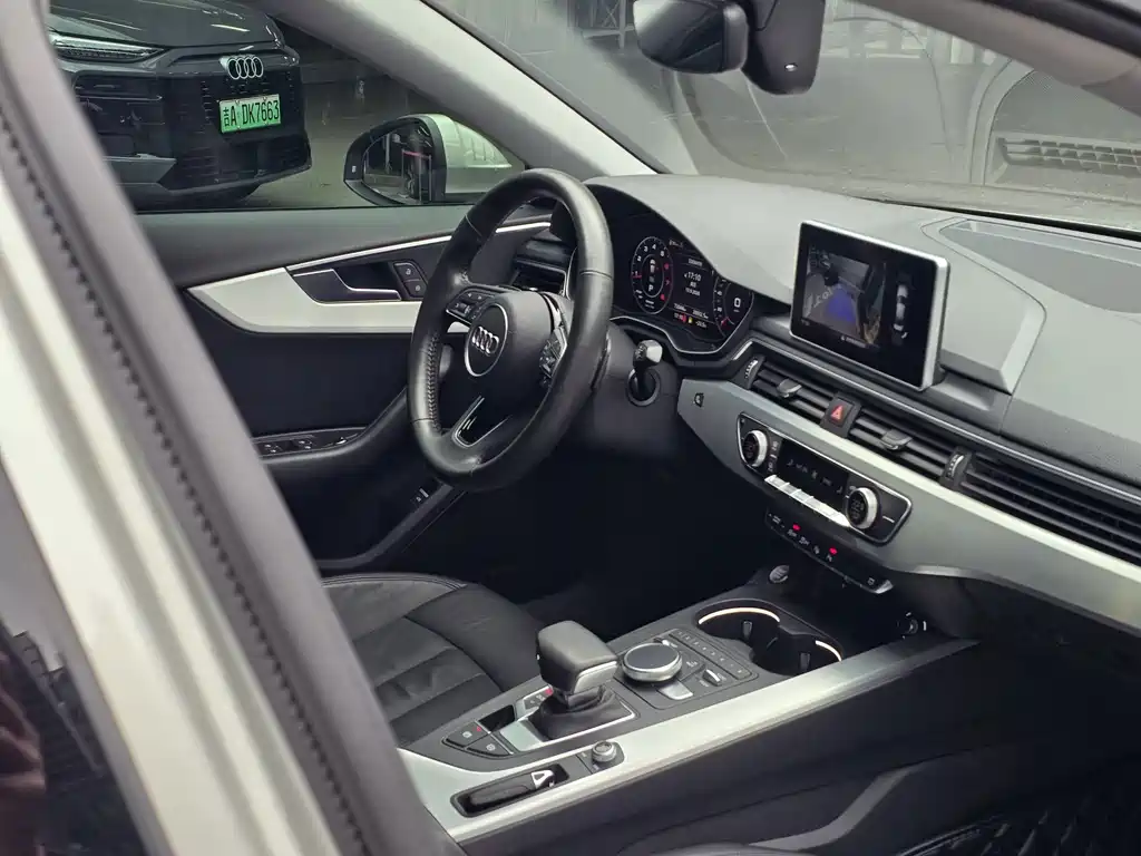 Audi A4L 2019 40 TFSI Fashion Type National V купить на сайте DeffCars