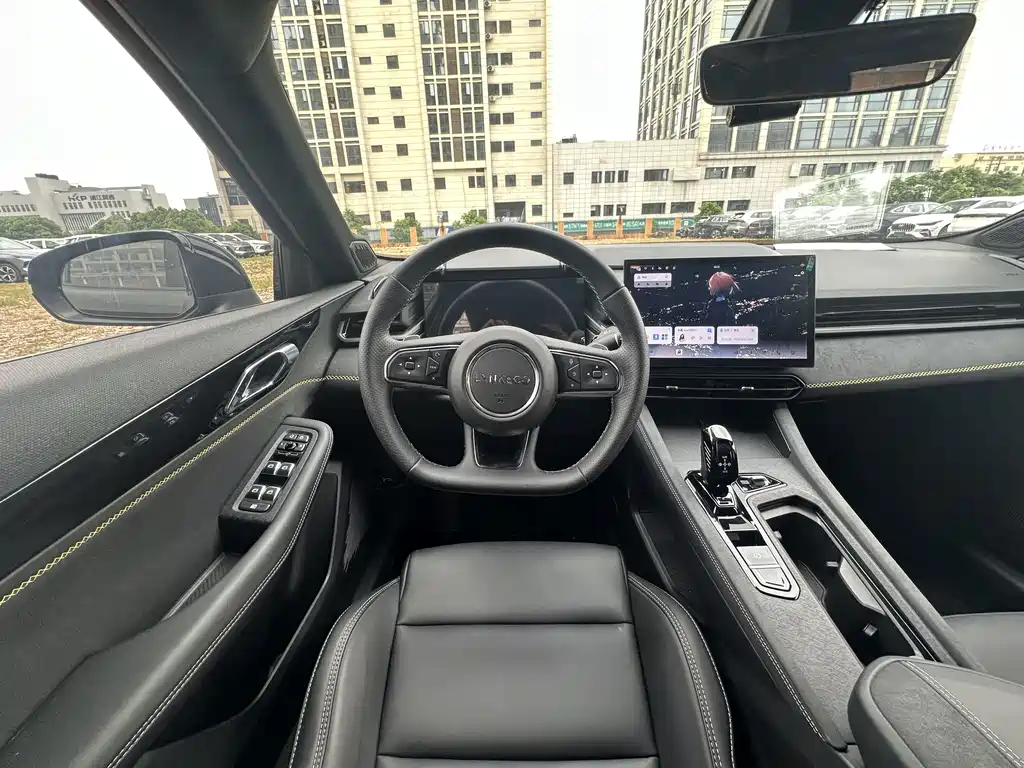 Lynk & Co 03 2023 1.5TD DCT Plus купить на сайте DeffCars