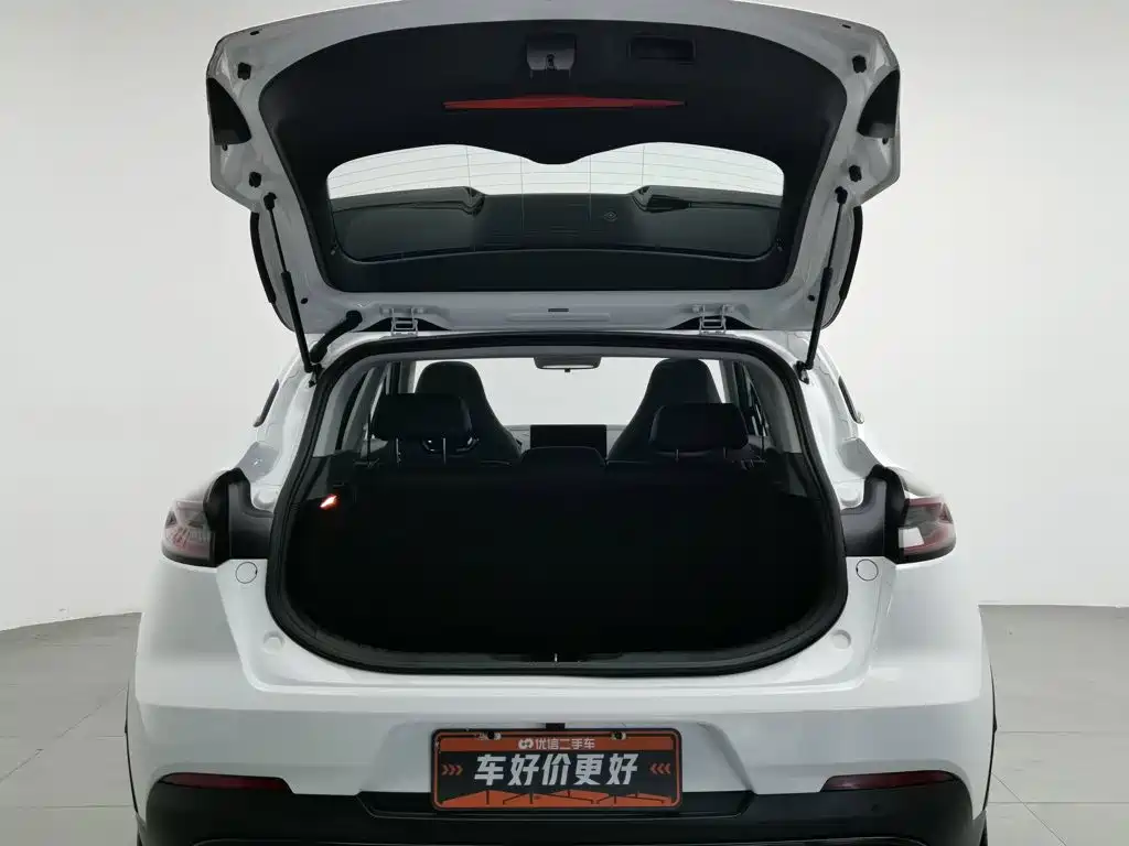 Emgrand S 2021 1.4T CVT flagship model купить на сайте DeffCars