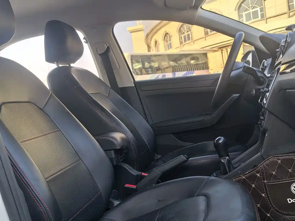 Jetta 2017 1.4L manual fashion model купить на сайте DeffCars