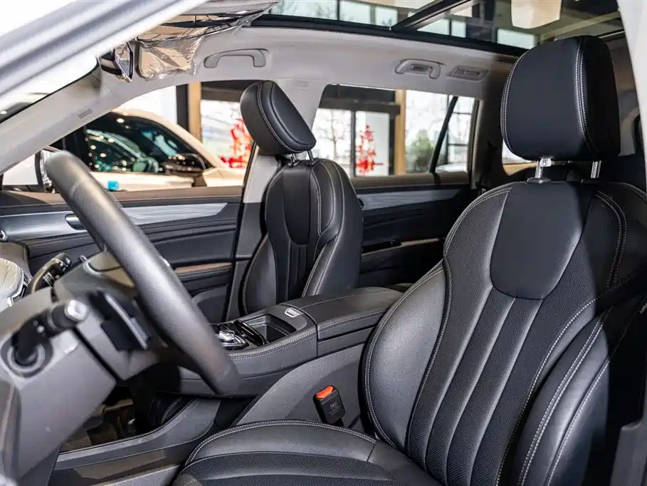 Lingyu 2023 EcoBoost 225 platinum collar type 7 seats (2/2/3) купить на сайте DeffCars