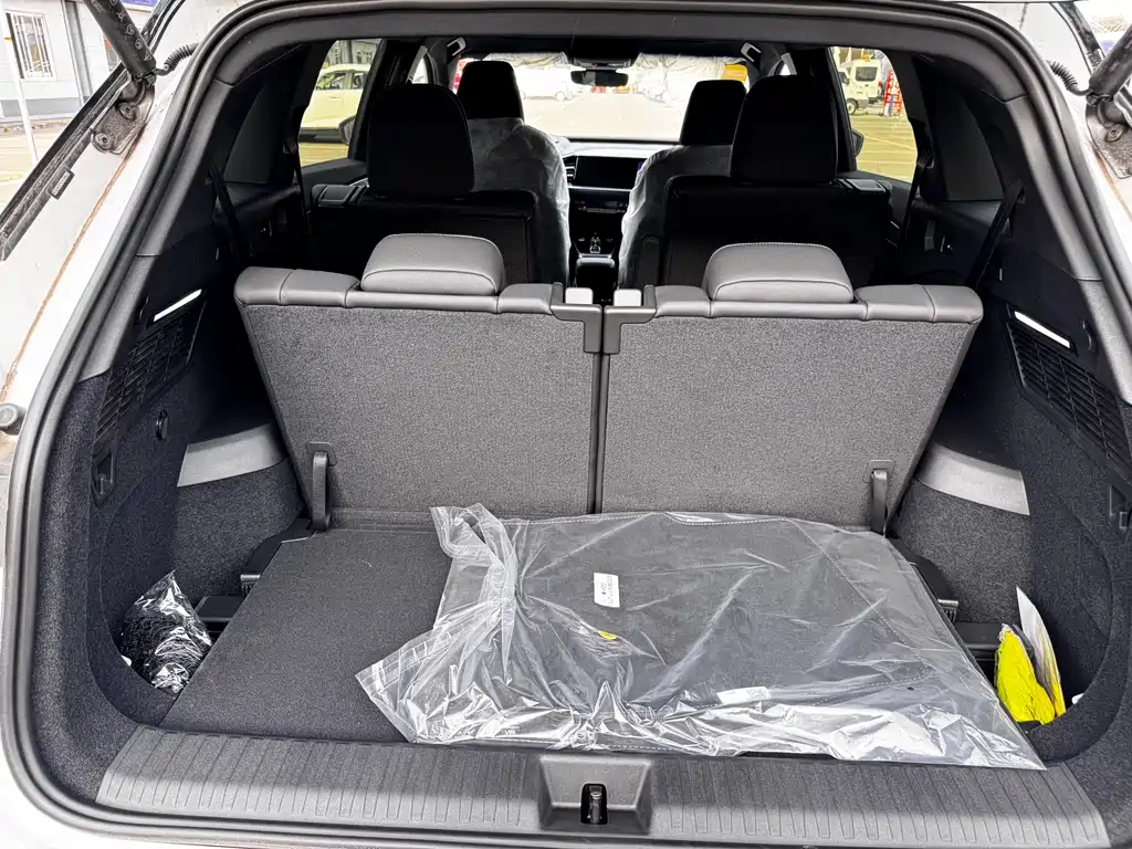 Audi Q5 e-tron 2023 40 e-tron Shiny Mecha Suit купить на сайте DeffCars