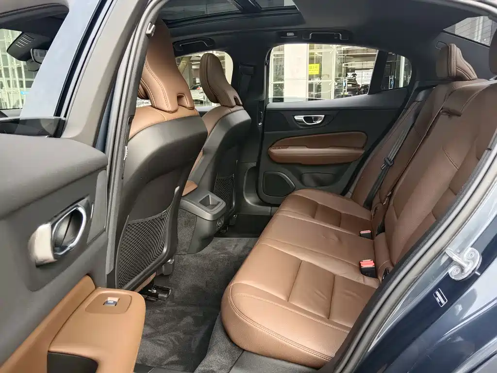 Volvo S60 2025 B4 Zhiyuan Luxury Edition купить на сайте DeffCars