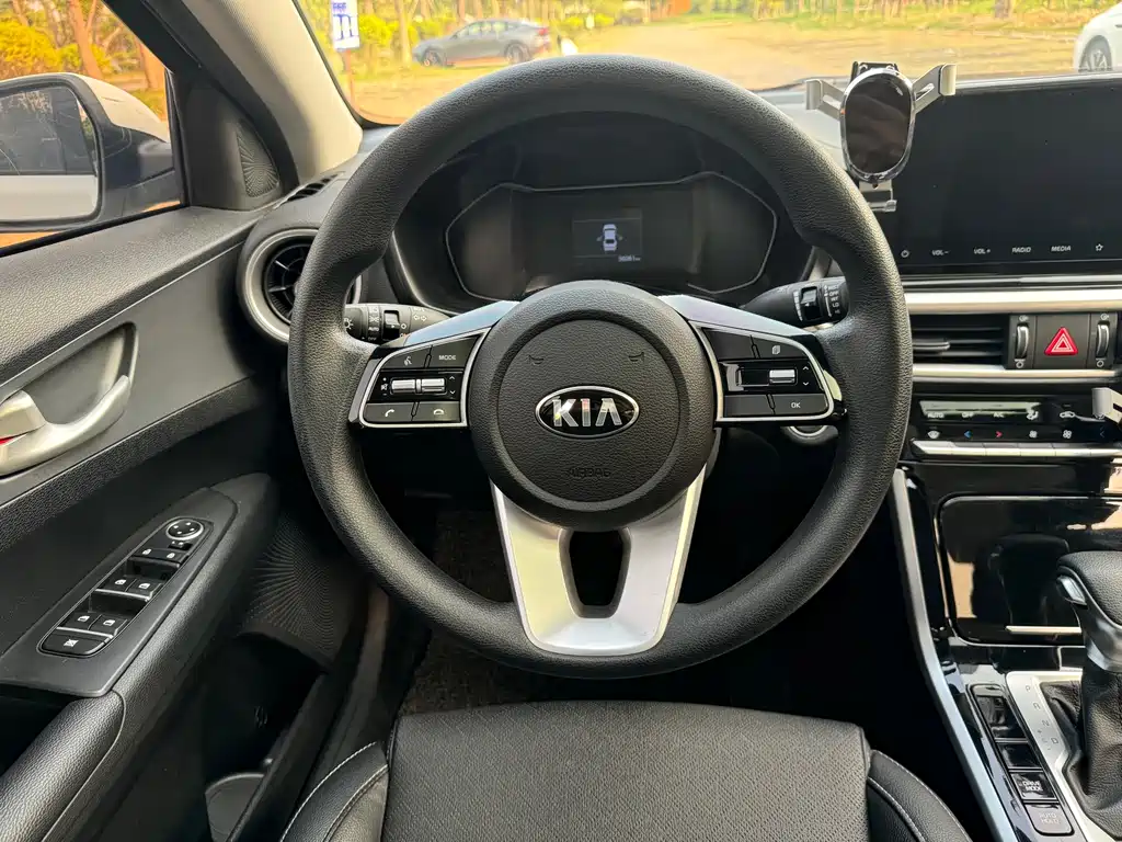 Kia K3 2021 1.5L CVT Fashion Edition купить на сайте DeffCars