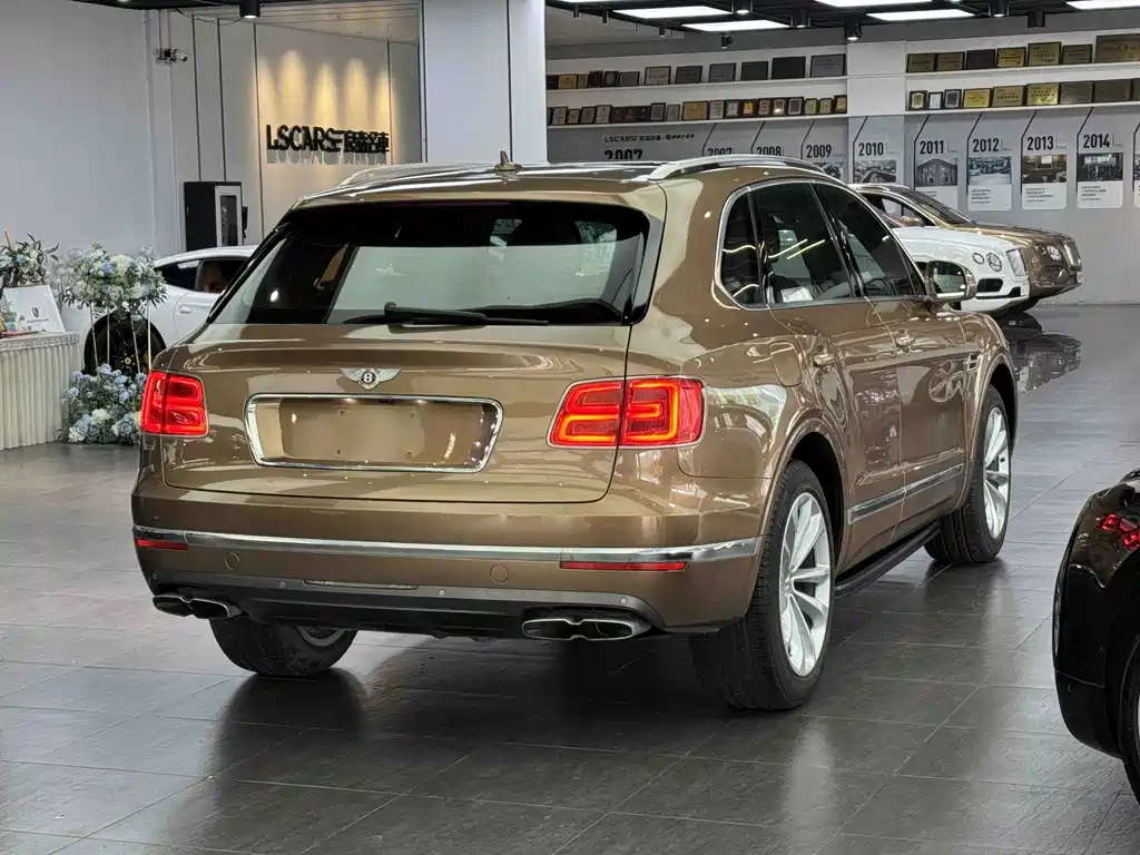 Bentayga 2018 4.0T V8 купить на сайте DeffCars