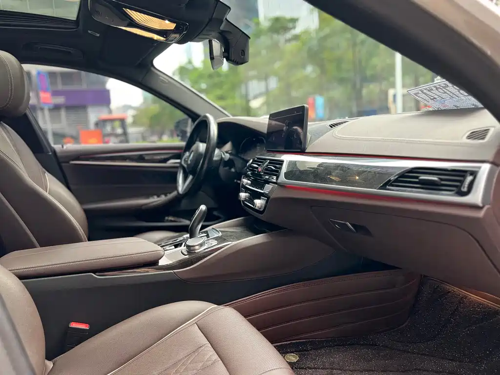 BMW 5 Series 2021 525Li M Sports Package купить на сайте DeffCars
