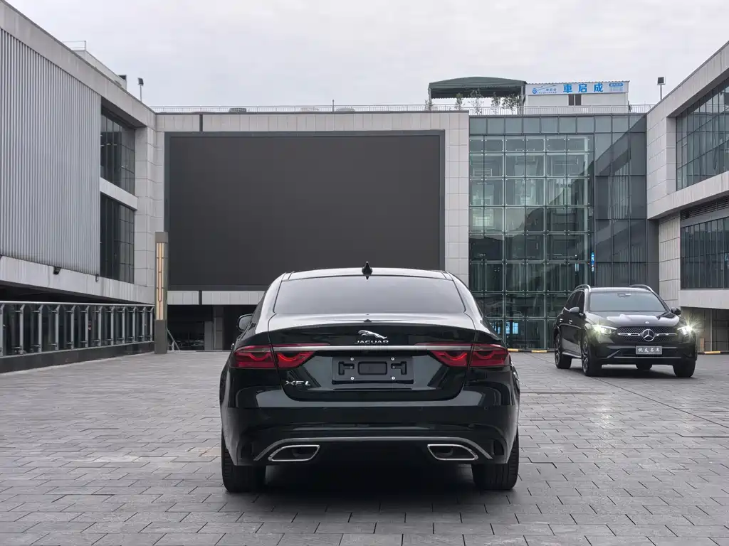Jaguar XFL 2021 XFL 2.0T P250 two-wheel drive exclusive luxury version купить на сайте DeffCars