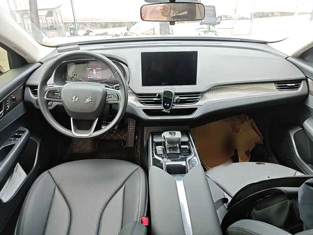 Hongqi E-QM5 2023 facelift basic travel version купить на сайте DeffCars