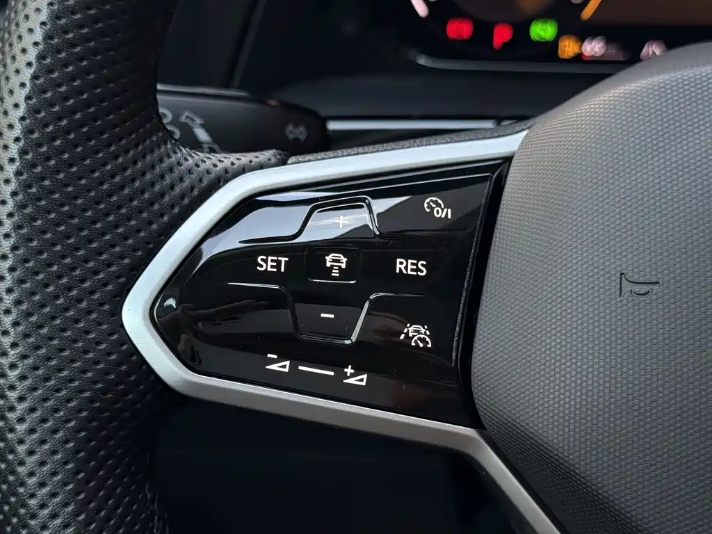 Touron 2024 380TSI four-wheel drive luxury version купить на сайте DeffCars