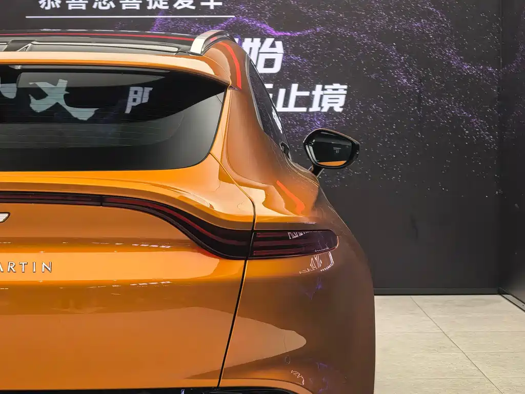 Aston Martin DBX 2022 3.0T STRAIGHT-SIX купить на сайте DeffCars