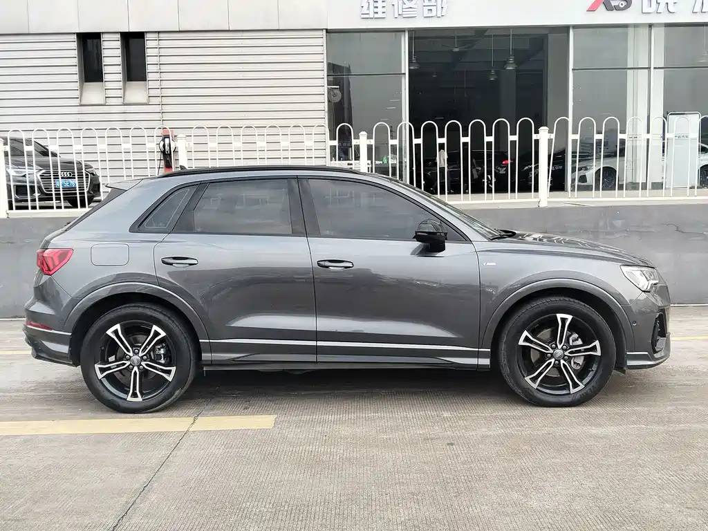Audi Q3 2021 40 TFSI Fashionable and Dynamic купить на сайте DeffCars