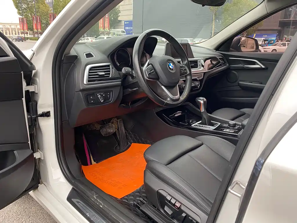 BMW 1 Series 2018 118i Sports купить на сайте DeffCars