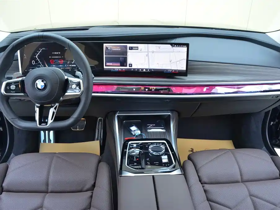 BMW 7 Series 2023 740Li Leading M Sports Package купить на сайте DeffCars