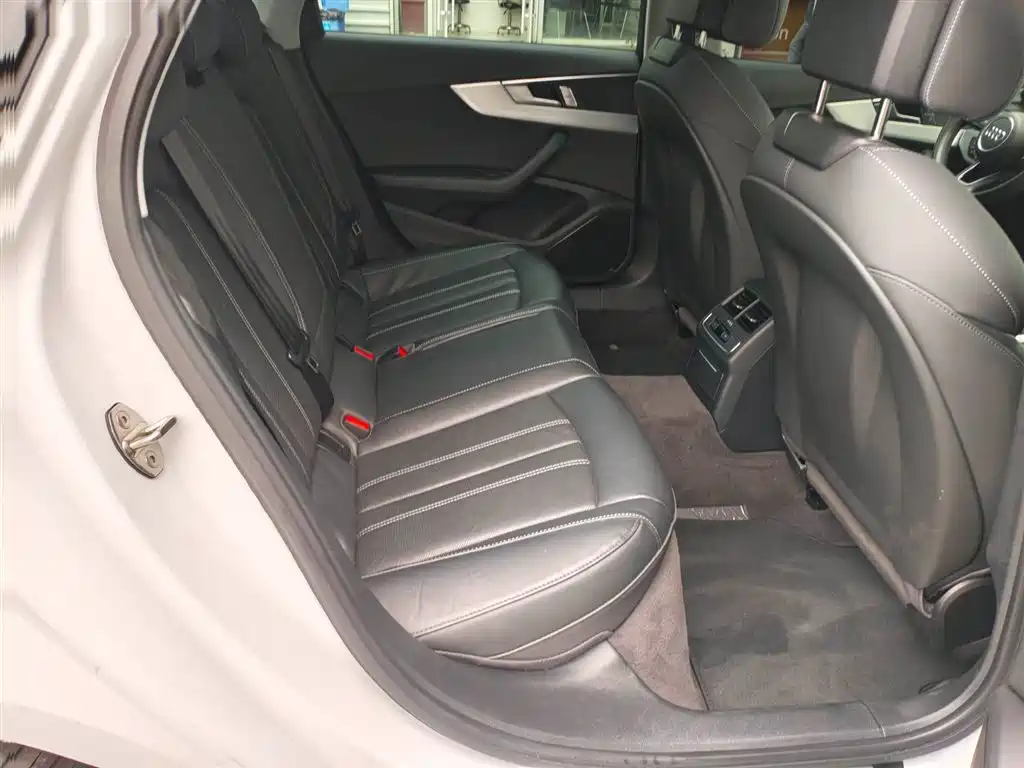 Audi A4L 2024 40 TFSI Fashionable and Dynamic купить на сайте DeffCars