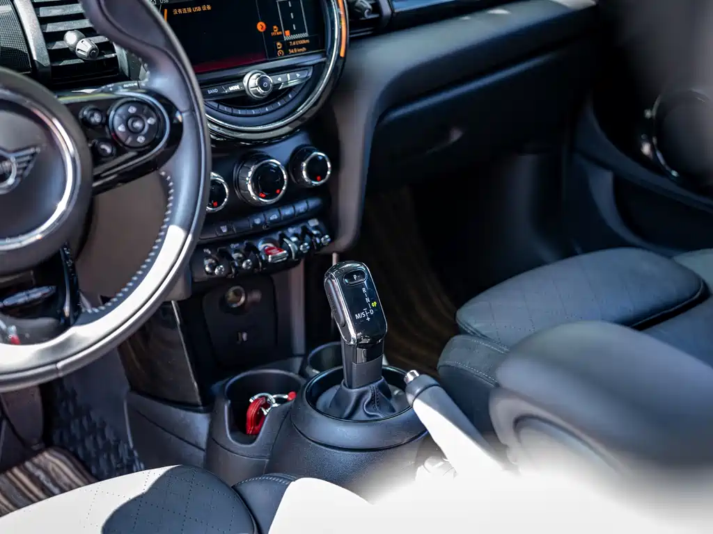 MINI 2019 1.5T COOPER Artist Five-Door Edition купить на сайте DeffCars