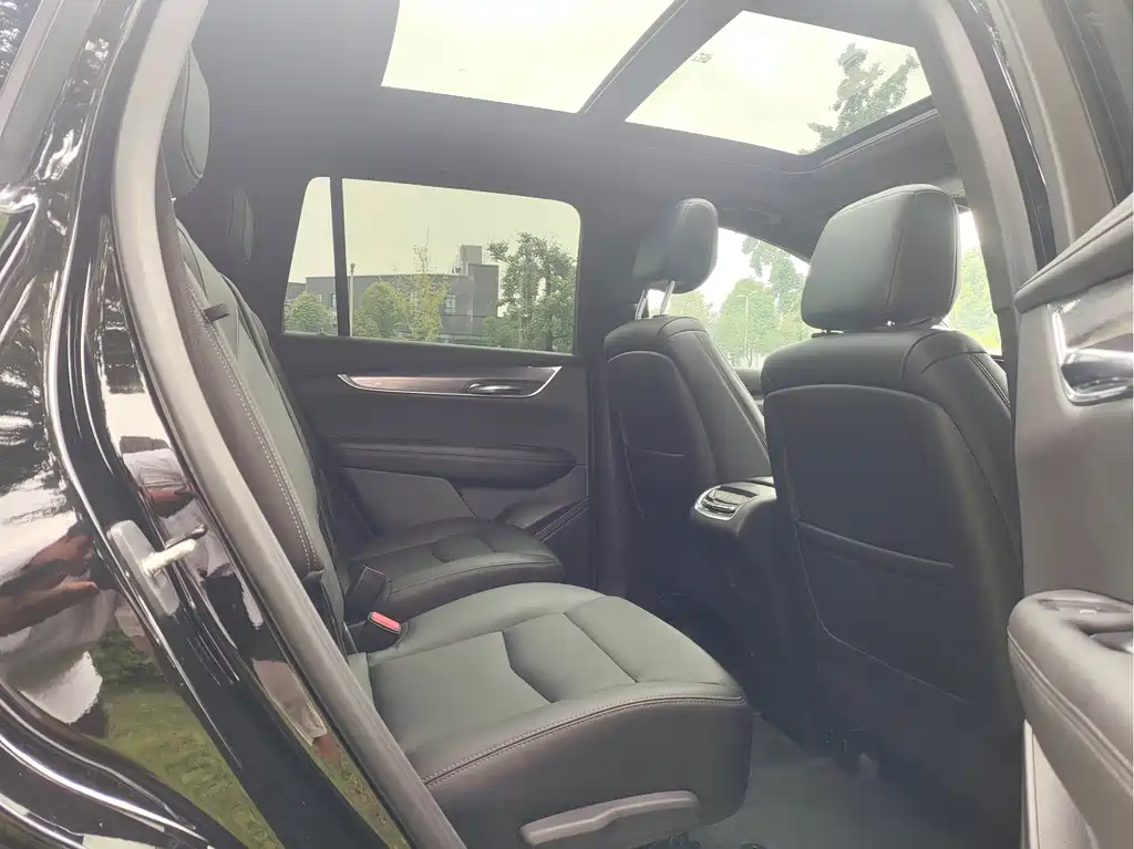 Cadillac XT6 2021 28T six-seat four-wheel drive stylish model купить на сайте DeffCars