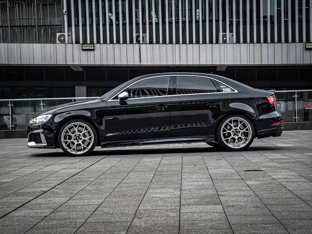 Audi RS 3 2017 RS 3 2.5T Limousine купить на сайте DeffCars