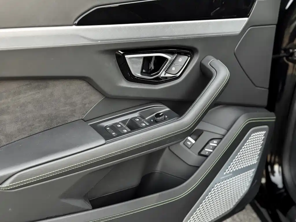 Urus 2018 4.0T V8 купить на сайте DeffCars