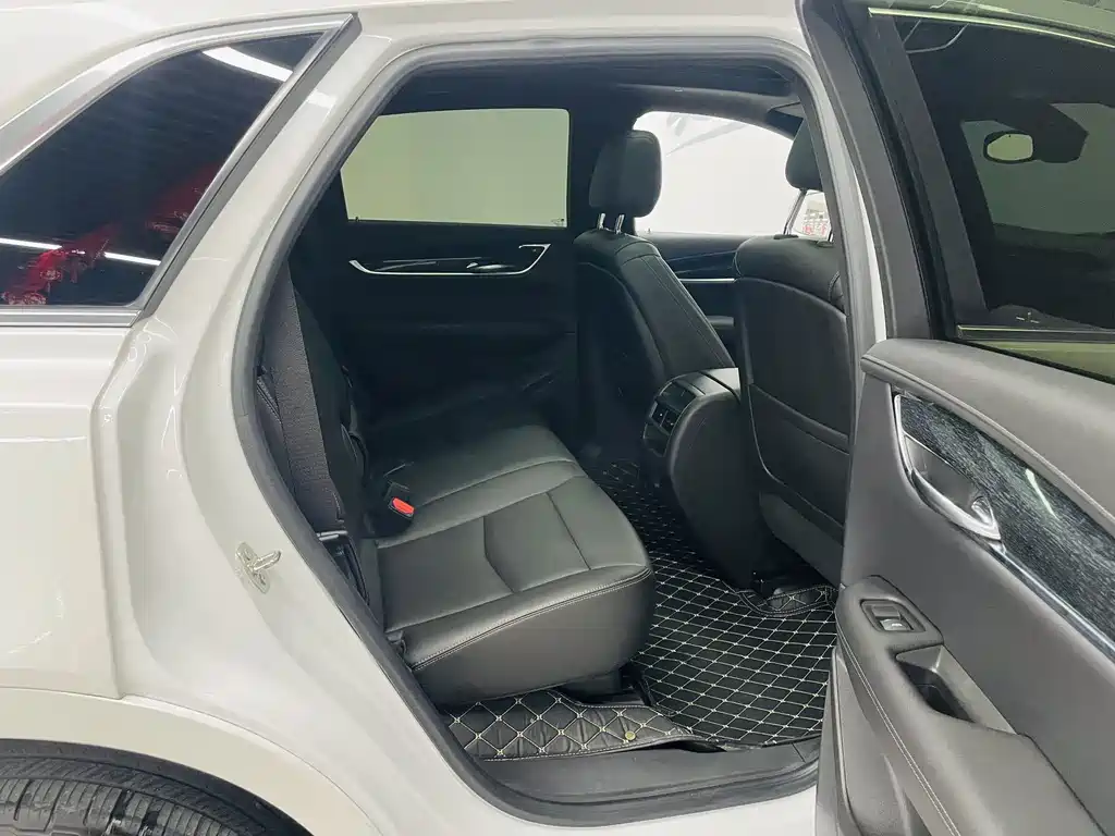 Cadillac XT5 2023 2.0T two-wheel drive fashion model купить на сайте DeffCars
