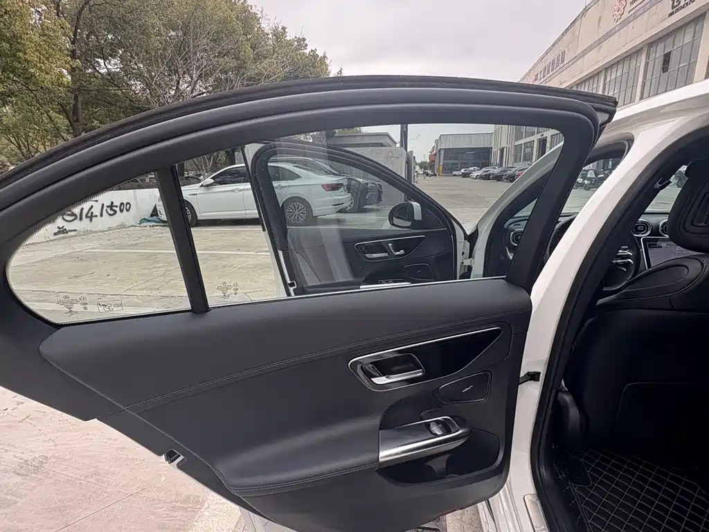 Mercedes-Benz C-Class 2022 C 200 L Sports Edition купить на сайте DeffCars