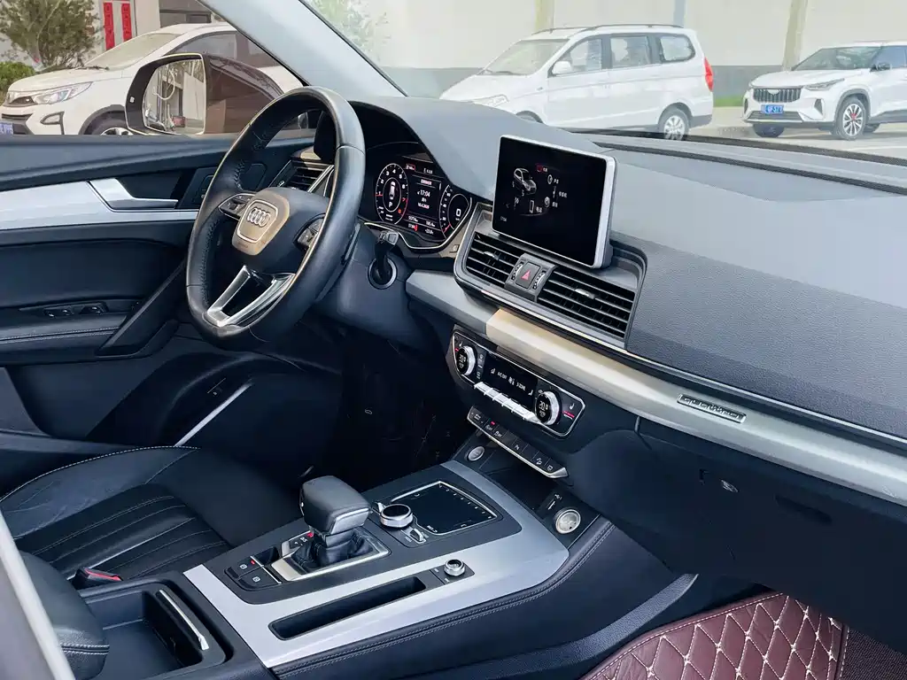 Audi Q5L 2020 40 TFSI enjoys fashionable style купить на сайте DeffCars