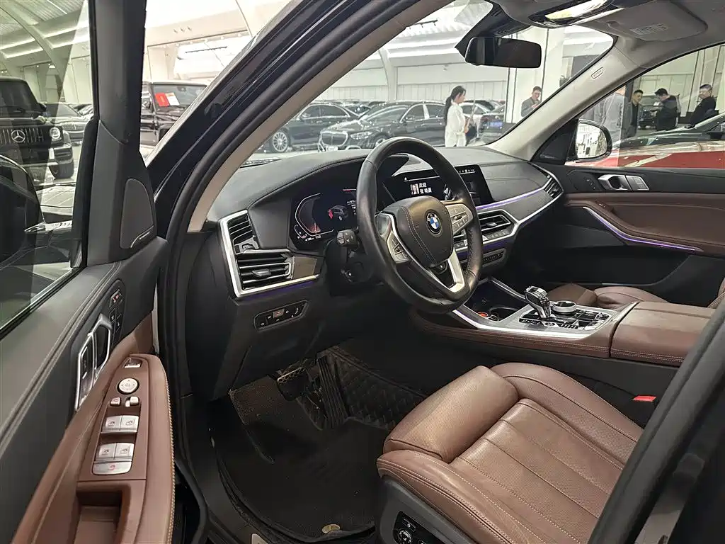 BMW X7 2021 xDrive40i Leading Luxury Package купить на сайте DeffCars