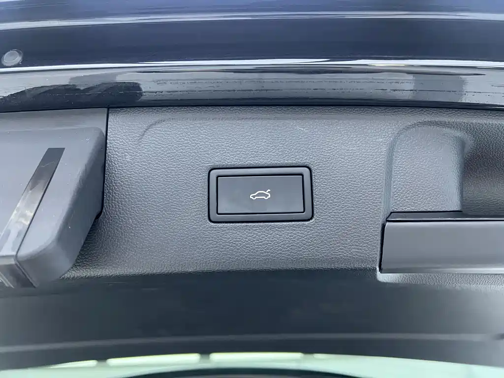 Touron 2024 380TSI four-wheel drive luxury version купить на сайте DeffCars