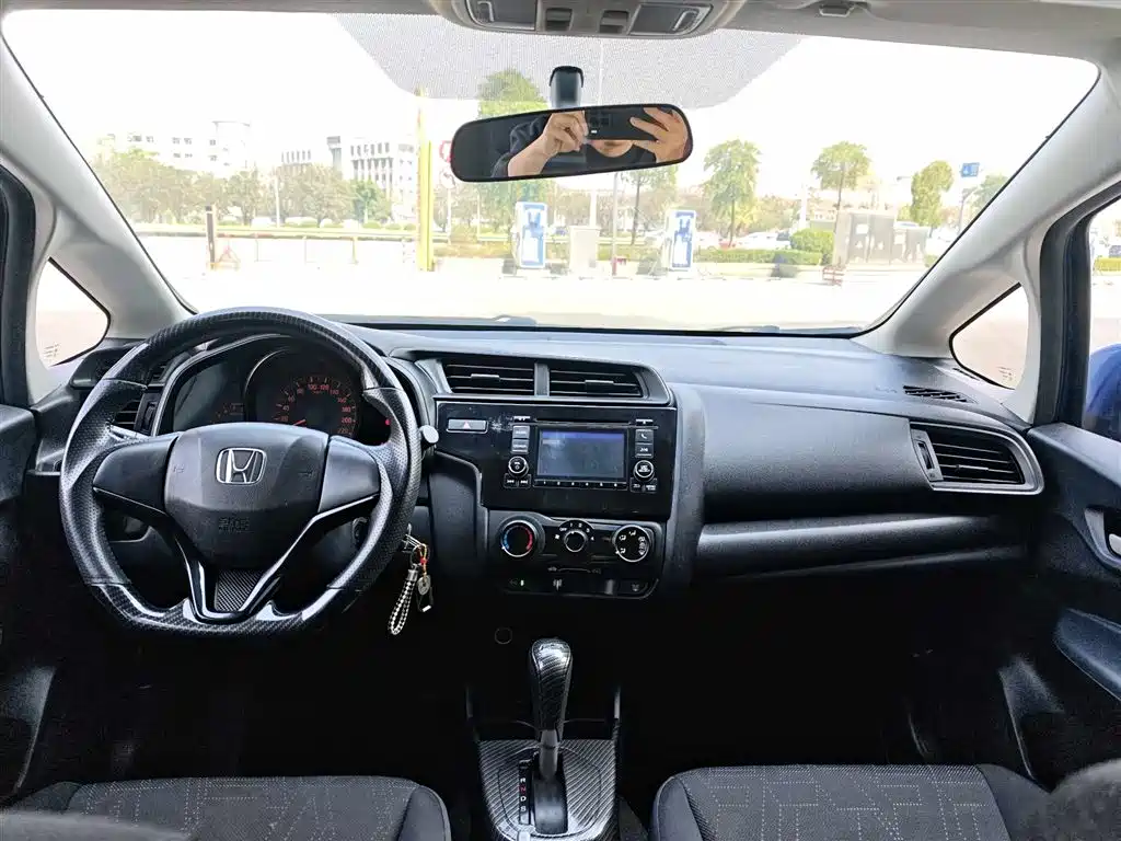 Fit 2018 1.5L CVT Comfort Sunroof Edition купить на сайте DeffCars