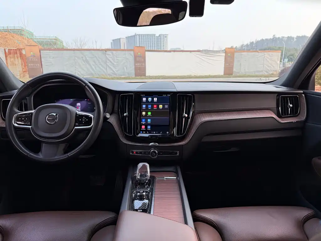 Volvo XC60 2024 B5 four-wheel drive Zhiyuan Deluxe Edition купить на сайте DeffCars